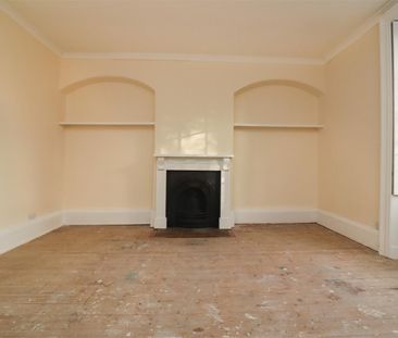 6 bed detached house to rent in Cortworth Lane, Rotherham, S62 - Photo 2