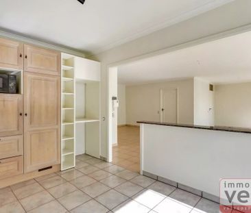 Te huur: opgeknapt appartement met 2 slaapkamers, autostaanplaats e... - Photo 4
