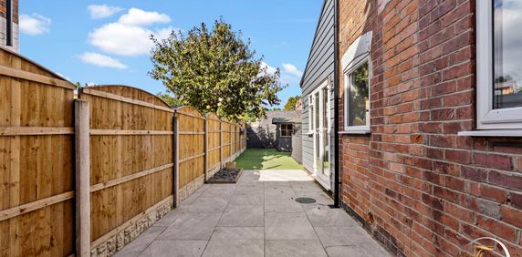 Chandos Street Room 3 - Photo 2