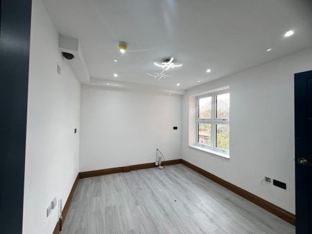 10 bedroom semi-detached house to rent - Photo 2