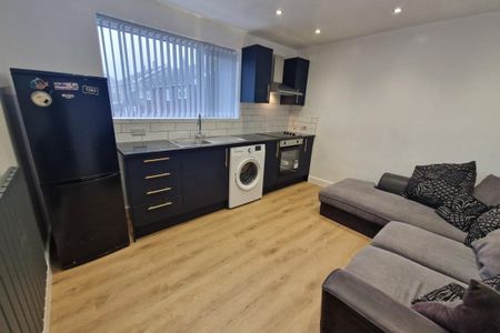 Hazel Road, KNOTTINGLEY - Photo 4