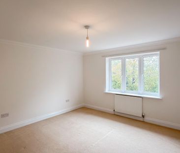 4 bedroom townhouse to rent - Photo 3