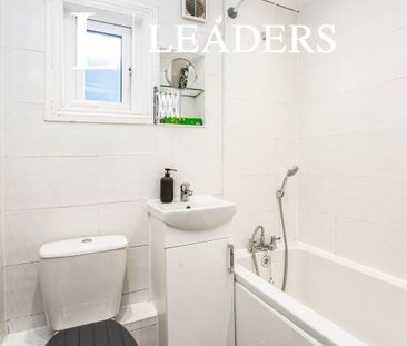 3 bedroom house to rent Albany Avenue, Westcliff-on-Sea, SS0 - Photo 1