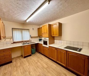 2 bedroom semi-detached house to rent - Photo 4