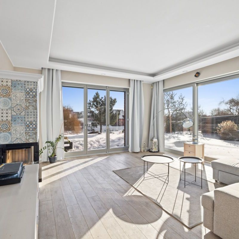 Duży dom wolnostojący z prywatnym stawem - Zdjęcie 1