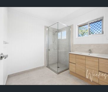 FULLY RENOVATED UNIT - SECURE & MODERN! - Photo 5