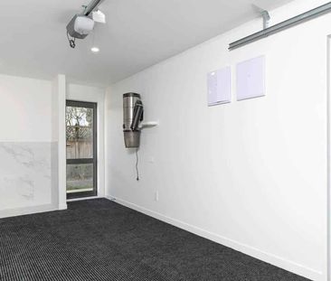 Modern Townhouse in Royal Oak for rent! - Photo 3