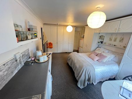 Studio Flat, Mountington Park Close, HA3 - Photo 3