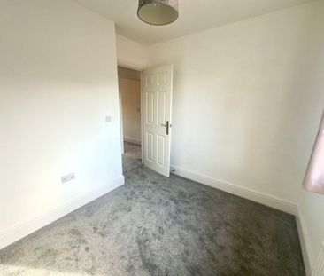 3 bedroom House To Let - Photo 3