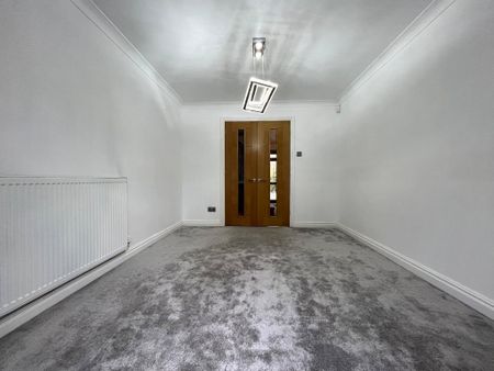 5 bedroom detached house to rent - Photo 3