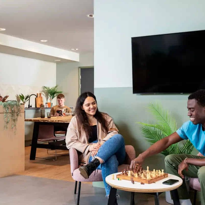 Large High Double Ensuite - Photo 1