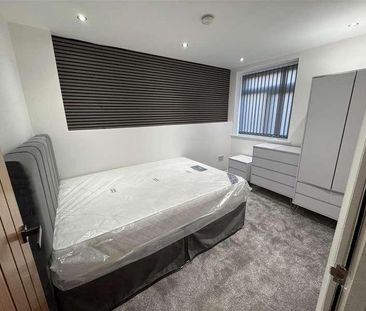 Burnage Lane, Manchester, M19 - Photo 2