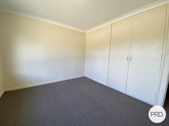 TIDY TWO BEDROOM UNIT! - Photo 1