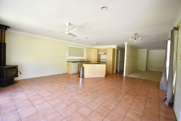 Welcome to 14 Rodeo Drive, North Casino - Photo 1