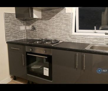 1 bedroom in a flat share to rent - Photo 6