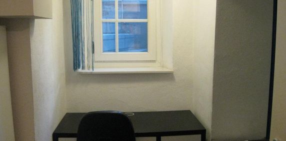 KLEINES MÖBLIERTES 1-ZIMMER APPARTEMENT FÜR STUDENT/STUDENTIN - Photo 2