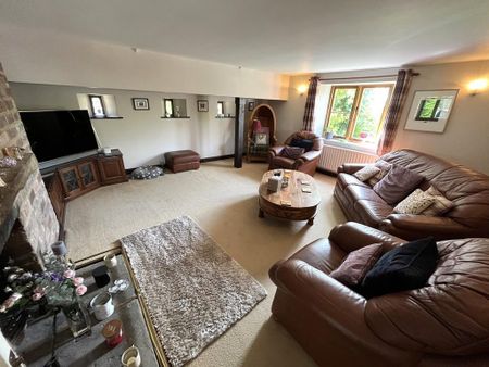 4 bedroom barn conversion to rent - Photo 2