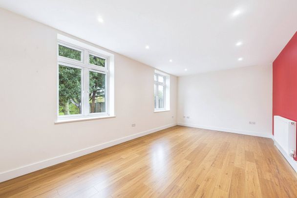 5 bedroom House in Wokingham Road, Reading - Photo 1