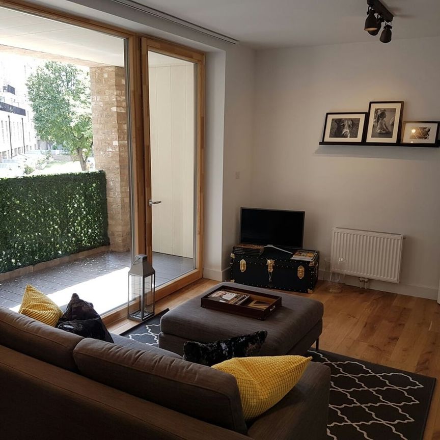 Room in a Shared Flat, Blessingham House, W10 - Photo 1