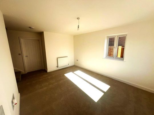 3 bedroom semi-detached house to rent - Photo 1