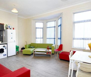 3 bedroom flat to rent - Photo 1