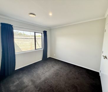 8 Avalon Park Drive, Avalon - Photo 2