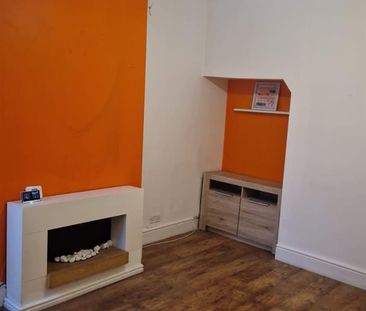 2 Beds - Terraced House - - Photo 1