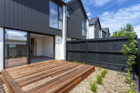 Brand new two bedroom townhouse! - Photo 3