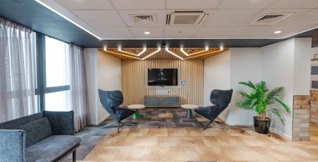 3 Bed Apartment - Photo 3