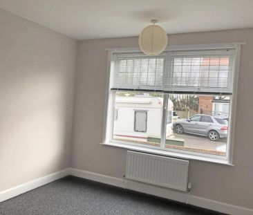 A superb two bedroom detached bungalow situated close to Gorleston ... - Photo 3