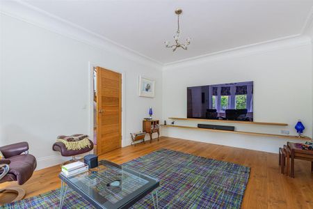 5 bedroom detached house to rent - Photo 3