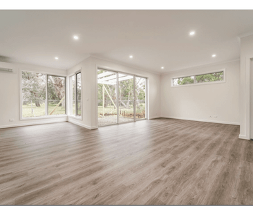 Stunning Four Bedroom Modern Home Backing onto Tranquil Silcock Res... - Photo 6