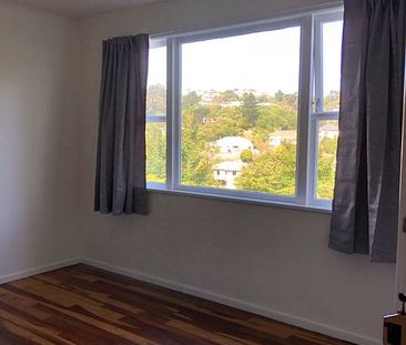 Charming 3BR Townhouse in Newlands - Photo 3