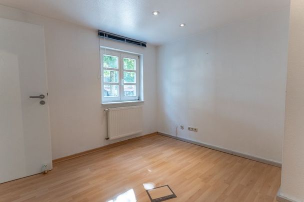 Ca. 50 m² große Gewerbeeinheit im Erd-/ Obergeschoss eines Fachwerkhauses im Hohenlimburger Zentrum - Photo 1