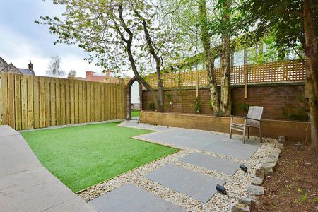 6 Chlorine Gardens, Belfast BT9 5DJ - Photo 2