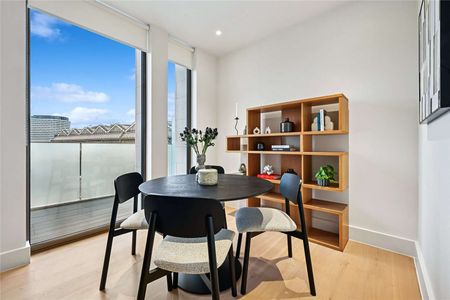 Modern and spacious one bed apartment located in the heart of Waterloo. - Photo 4