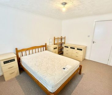 3 bedroom ground floor flat to rent - Photo 1