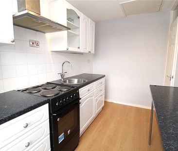 2 bed first floor apartment to let in Kelvedon Hatch - Photo 3