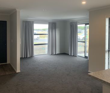 Spacious family home - Photo 1