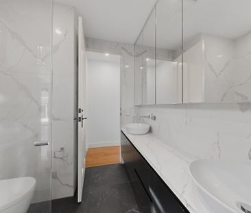 Contemporary Comfort in the Heart of Hughesdale - Photo 4