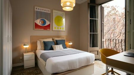 Carrer del Comte dUrgell, Barcelona, Catalonia 08011 - Photo 3