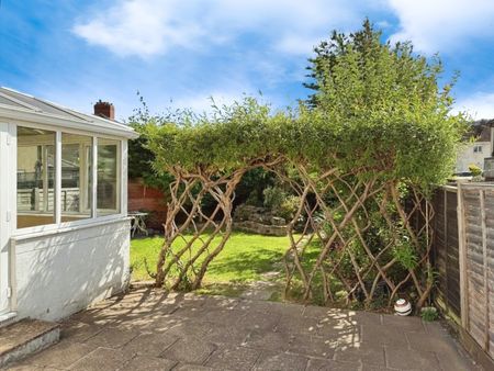 3 bedroom House To Let - Photo 5