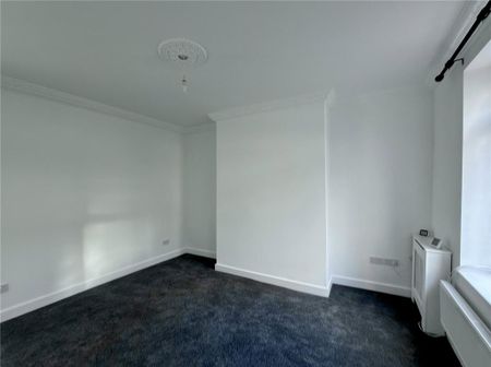 2 bedroom end of terrace house to rent - Photo 2
