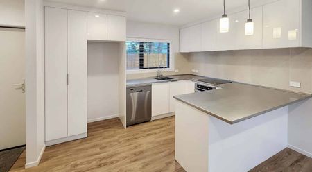 Silverstream Living - Photo 3