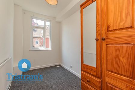 4 bed Mid Terraced House for Rent - Photo 2