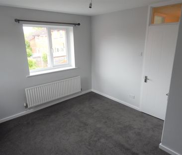 Perryfields Close, Redditch - Photo 4