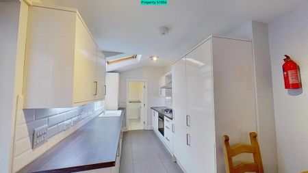 6 bedroom end of terrace house to rent - Photo 5