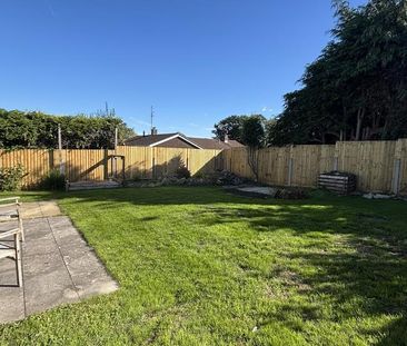 3 bedroom semi-detached bungalow to rent - Photo 6