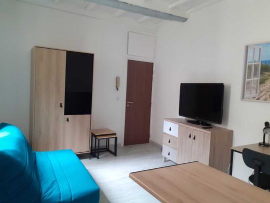 NIMES CENTRE - GAMBETTA/FACULTÉ VAUBAN - T1 Meublé de 18.4 m2, - Photo 1