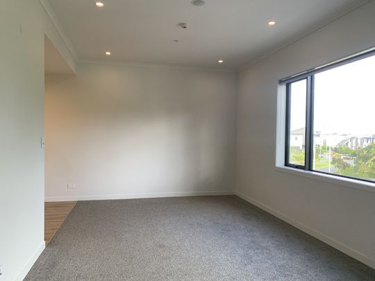 Unit 13, 194 Buckley Avenue, Hobsonville, Auckland - Photo 1